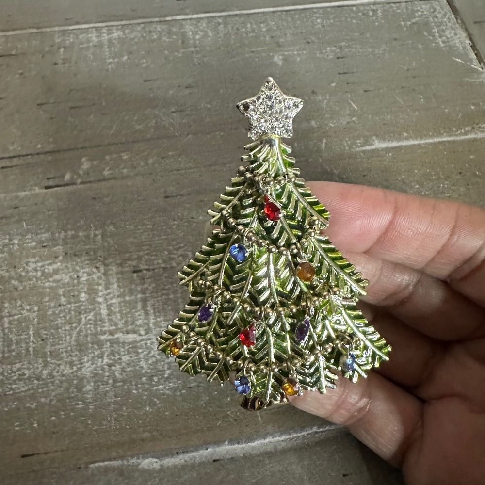 Avon‎ Christmas Tree Brooch Green 2008 5th Annual Pin Rhinestone Enamel Dangle